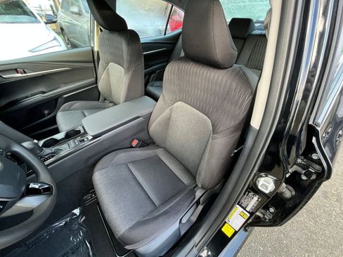 Used 2025 Toyota Camry LE image 37