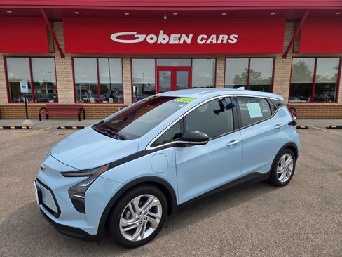Used 2022 Chevrolet Bolt LT FWD image 1