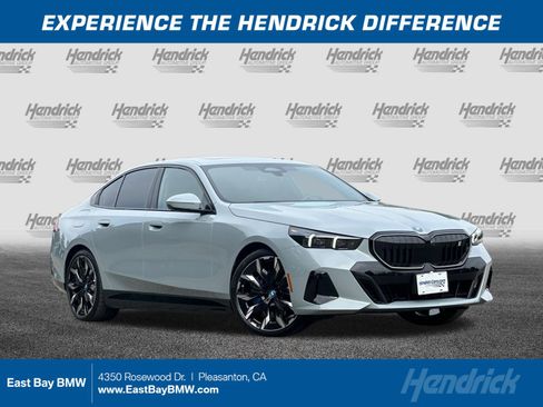Used 2025 BMW i5 xDrive40 w/ M Sport Package AWD/4WD image 1