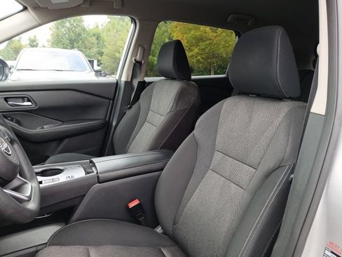 Used 2024 Nissan Rogue SV FWD image 13