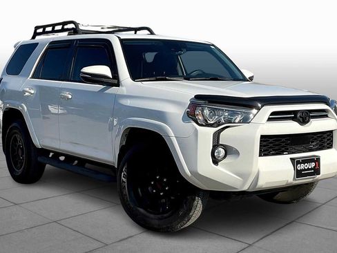Used 2020 Toyota 4Runner SR5 Premium RWD image 3