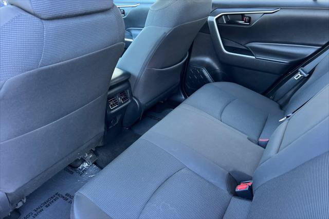 Certified 2022 Toyota RAV4 LE AWD/4WD image 4
