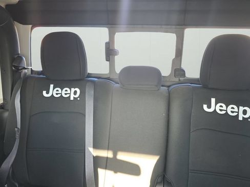 Used 2021 Jeep Gladiator Sport AWD/4WD image 14