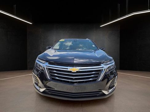 Used 2023 Chevrolet Equinox Premier FWD image 2