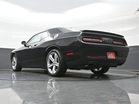 Used 2017 Dodge Challenger R/T image 24