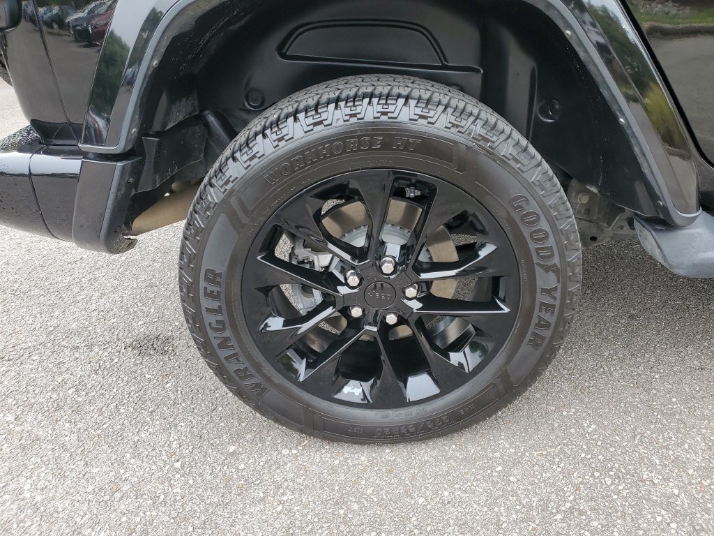 Used 2021 Jeep Wrangler Unlimited Sahara AWD/4WD image 5