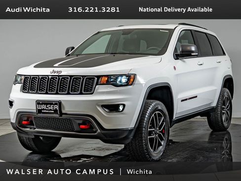 Used 2019 Jeep Grand Cherokee Trailhawk AWD/4WD image 1