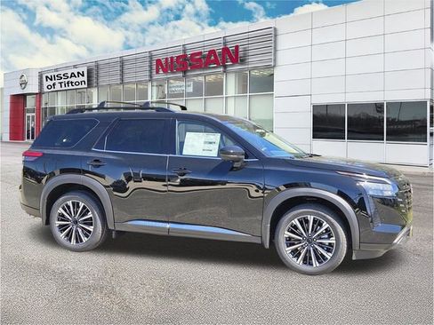 New 2026 Nissan Pathfinder Platinum w/ Cargo Package FWD image 3