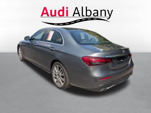 Used 2023 Mercedes-Benz E 350 4MATIC Sedan image 4