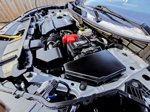 Used 2024 Nissan Rogue SV image 50