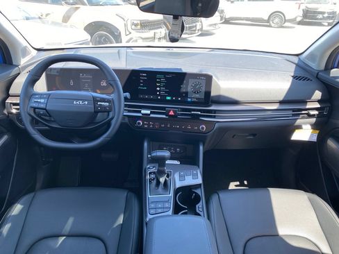 New 2026 Kia Sportage EX w/ EX Panorama Roof Package FWD image 24