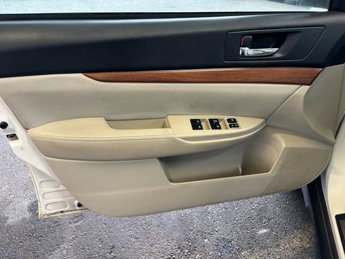 Used 2014 Subaru Outback 2.5i Limited w/ Moonroof Package image 12