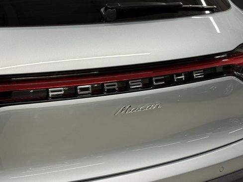 Certified 2026 Porsche Macan image 12