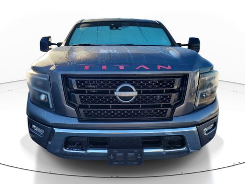 Used 2023 Nissan Titan SV w/ SV Convenience Package image 2