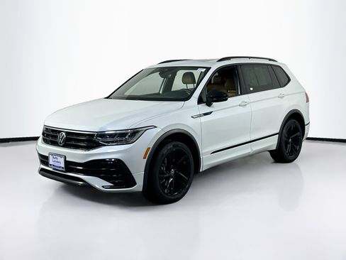 Used 2023 Volkswagen Tiguan SE R-Line AWD/4WD image 1