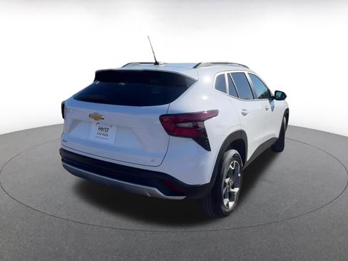 Used 2025 Chevrolet Trax LT image 14