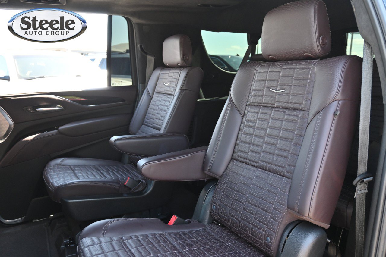 Certified 2023 Cadillac Escalade ESV Sport Platinum AWD/4WD image 20