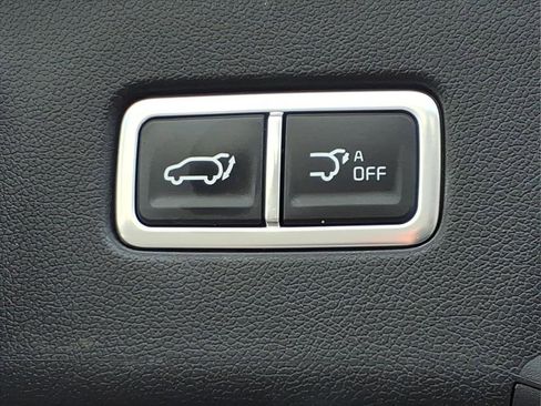 Used 2024 Kia Sorento SX Prestige image 12