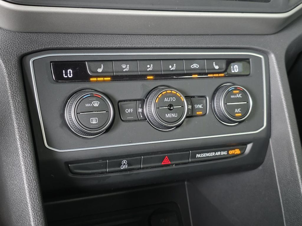 Used 2021 Volkswagen Atlas Cross Sport SE w/ Panoramic Sunroof Package FWD image 22