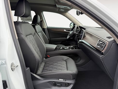 New 2025 Volkswagen Atlas SEL Premium R-Line image 19