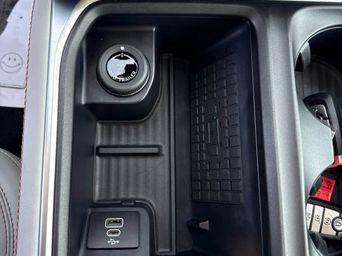 Used 2025 Ford Expedition Active AWD/4WD image 22