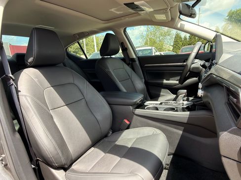 Used 2025 Nissan Altima 2.5 SL image 11
