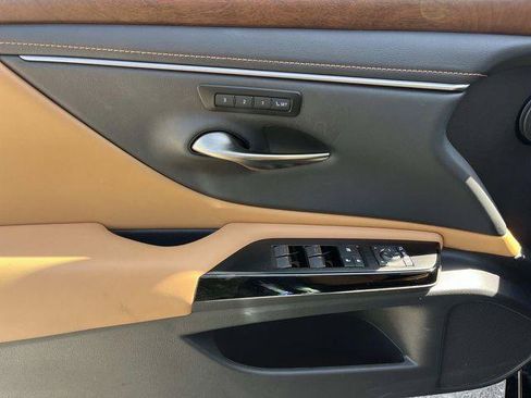 Certified 2025 Lexus ES 350 w/ Premium Package FWD image 28