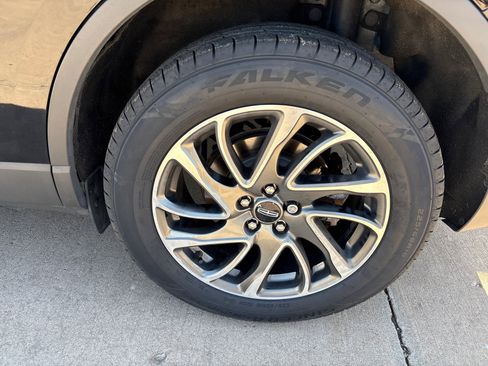 Used 2020 Lincoln Corsair AWD w/ Elements Package image 12