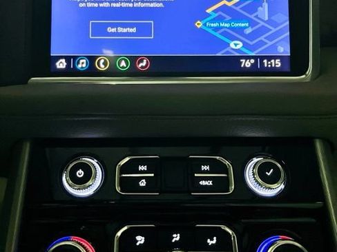 Used 2021 GMC Yukon Denali w/ Denali Ultimate Package AWD/4WD image 18