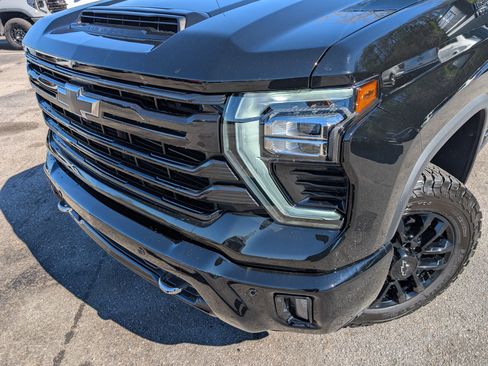 Used 2025 Chevrolet Silverado 2500 High Country w/ High Country Premium Package image 13