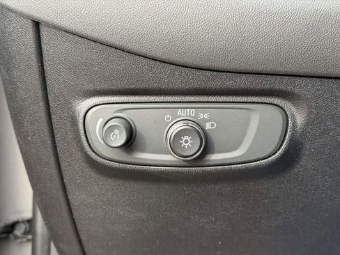 Used 2019 Chevrolet Equinox LT image 20