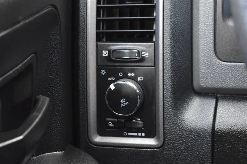 Used 2019 RAM 1500 Tradesman w/ Tradesman SXT Package AWD/4WD image 18
