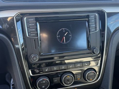 Used 2018 Volkswagen Passat 3.6 image 21