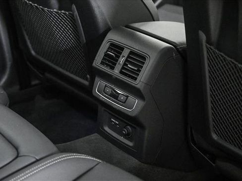 Certified 2025 Audi Q5 2.0T Premium Plus w/ Premium Plus Package image 18