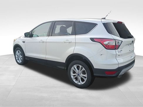 Used 2017 Ford Escape SE w/ SE Cold Weather Package image 3