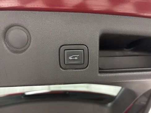 Used 2018 Chevrolet Equinox LT w/ Sun & Infotainment Package AWD/4WD image 31