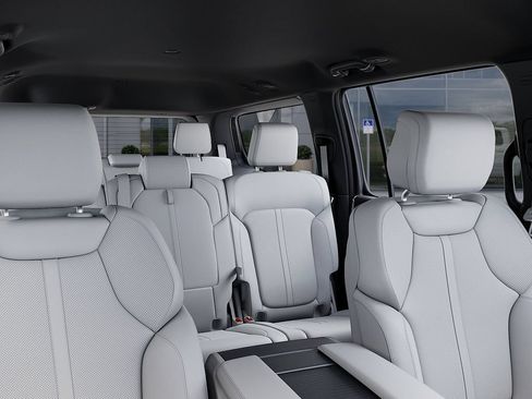 New 2026 Jeep Grand Wagoneer Limited w/ 8-Passenger Seating Package AWD/4WD image 26