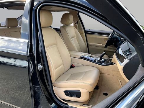 Used 2015 BMW 528i Sedan RWD image 8