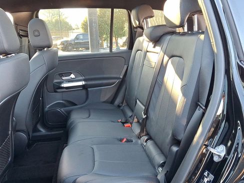 Used 2022 Mercedes-Benz GLB 250 4MATIC image 29