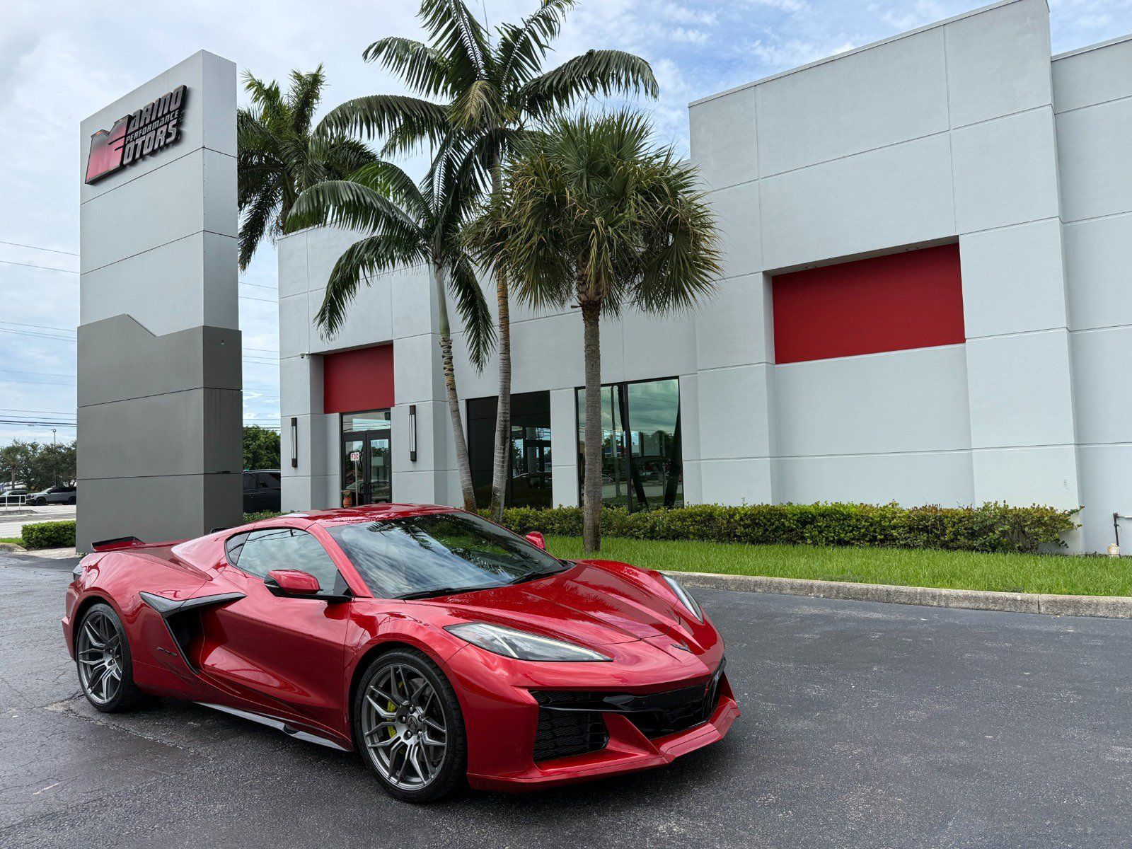 Used 2023 Chevrolet Corvette Z06 w/ Engine Appearance Package RWD image 2