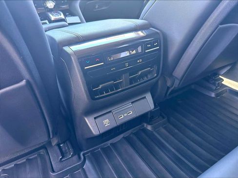 Used 2023 Acura MDX FWD image 36