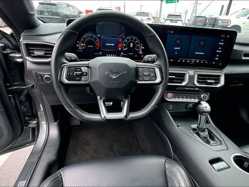 Used 2025 Ford Mustang Premium image 8
