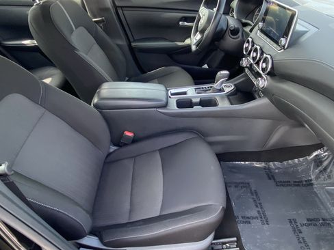 Used 2025 Nissan Sentra SV w/ All-Weather Package FWD image 9
