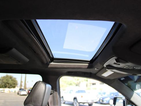Used 2016 Cadillac Escalade Platinum AWD/4WD image 22