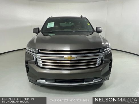 Used 2021 Chevrolet Tahoe High Country w/ Premium Package AWD/4WD image 2