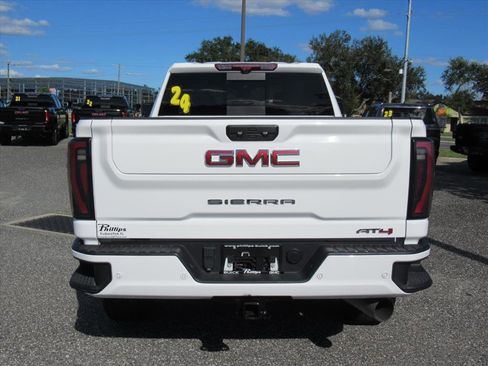 Used 2024 GMC Sierra 2500 AT4 w/ AT4 Premium Plus Package image 5