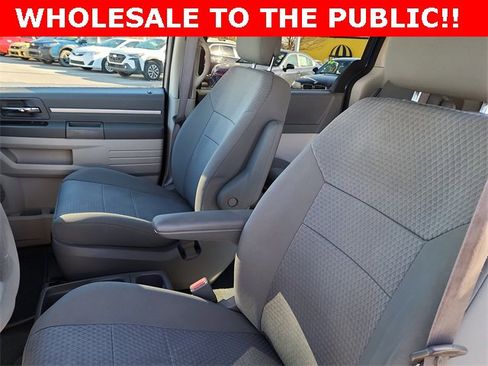Used 2010 Dodge Grand Caravan SE w/ Climate Group image 14