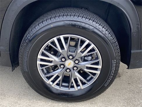 Certified 2025 Chevrolet Traverse LT image 35