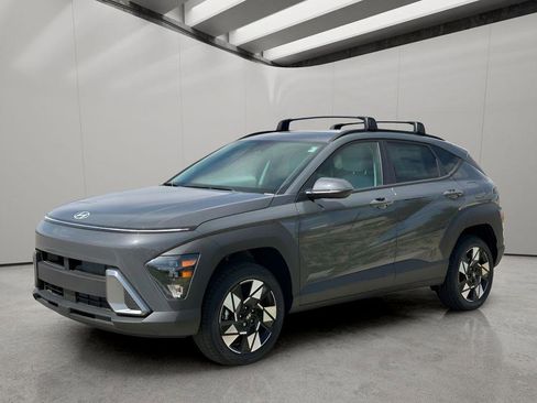 Used 2025 Hyundai Kona SEL image 1
