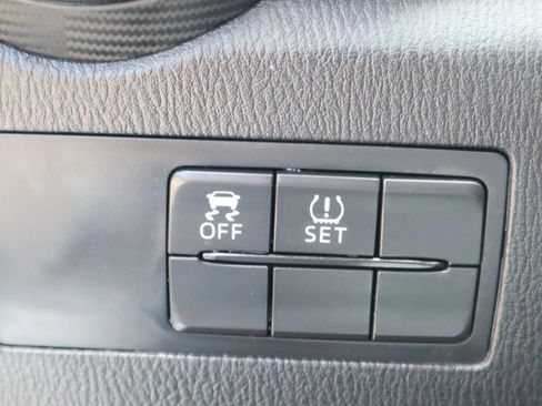 Used 2020 Toyota Yaris LE FWD image 28